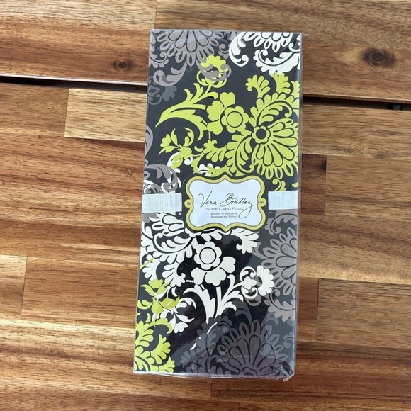 Vera Bradley Note Card folio. Floral. New in package. Sealed - Picture 1 of 12
